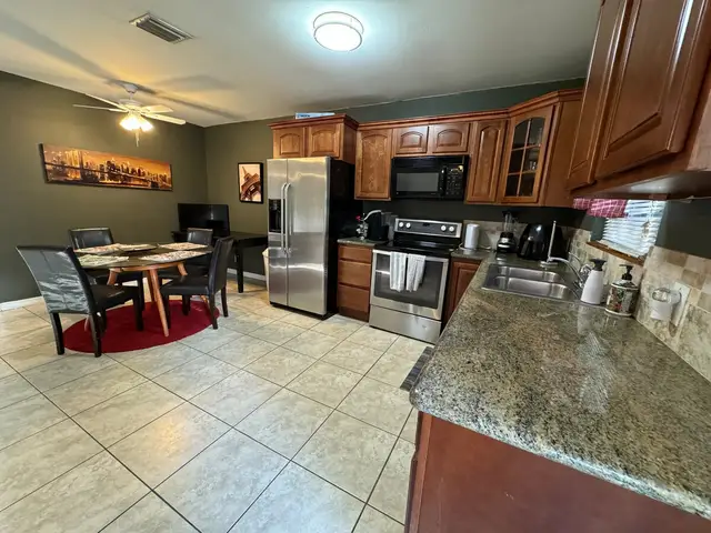Bliss 2 open kitchen and dining area