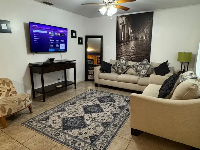 Bliss 3 furnished rental in Hollywood, FL – photo 2