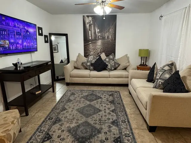 Bliss 3 furnished rental in Hollywood, FL – photo 4