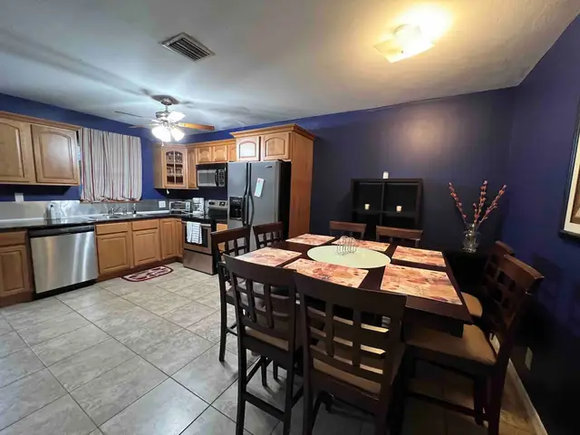 Bliss 3 furnished rental in Hollywood, FL – photo 6