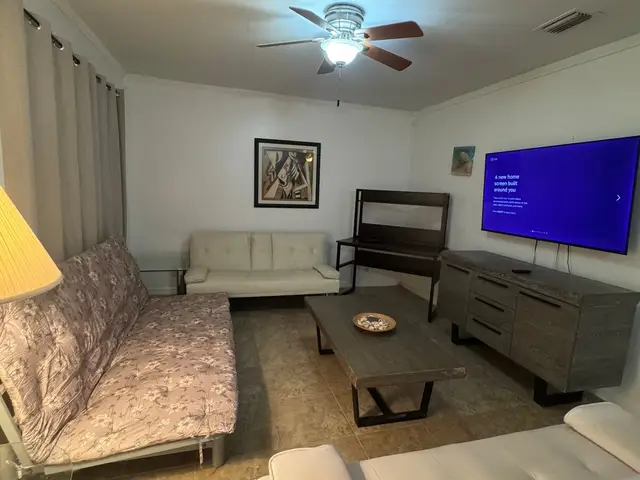 Bliss 4 furnished rental in Hollywood, FL – photo 2