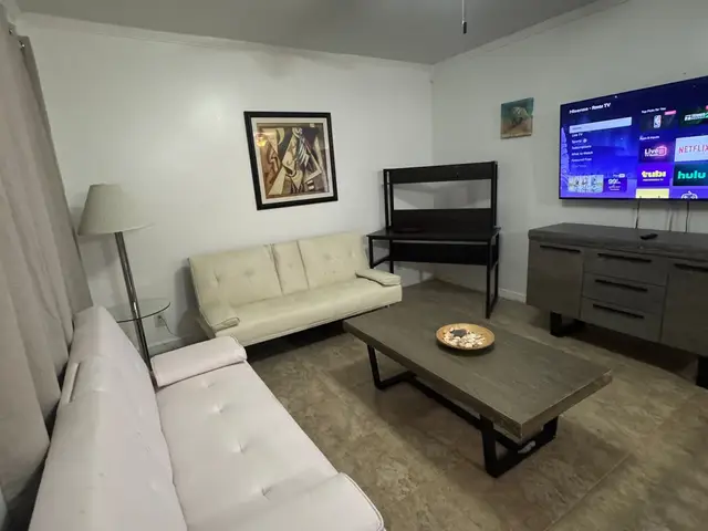 Bliss 4 furnished rental in Hollywood, FL – photo 4