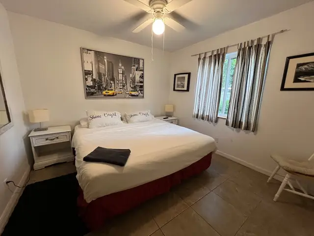 Bliss 5 furnished rental in Hollywood, FL – photo 8
