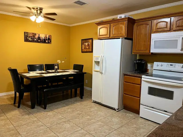 Bliss 6 furnished rental in Hollywood, FL – photo 6
